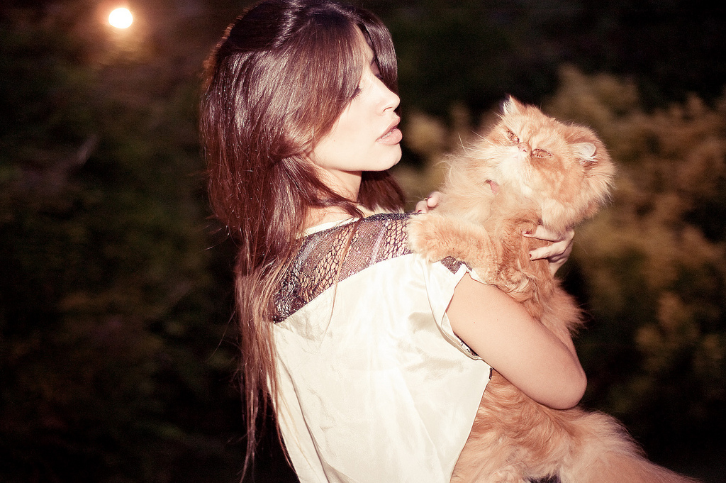 girl-and-cat